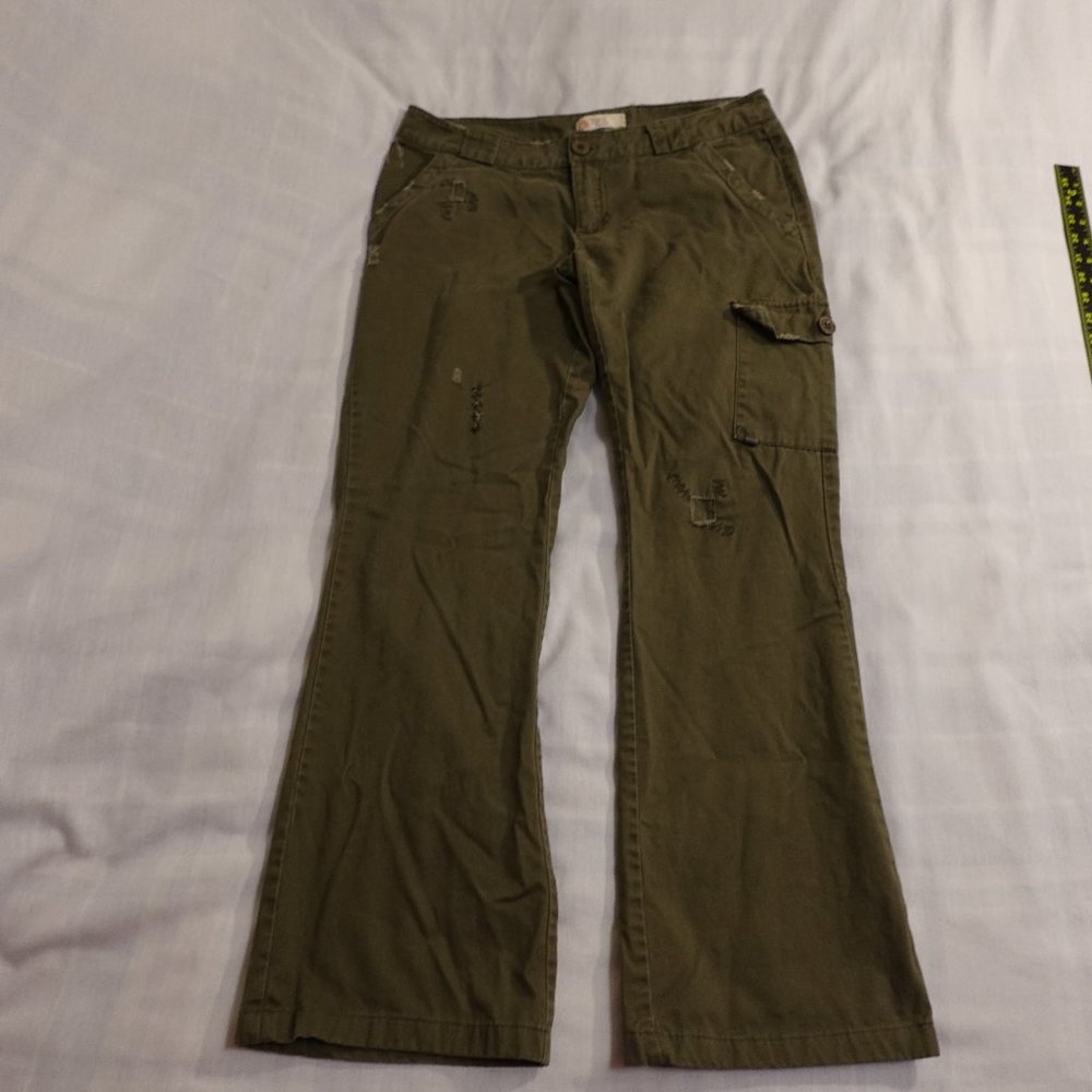 BKE denim bootcut cargo pants women's 29 olive green distressed P228